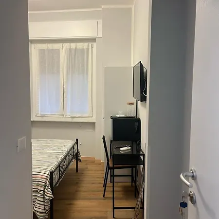 B&B Genova Centrale 3* Genoa