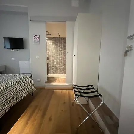 B&B Genova Centrale Genoa